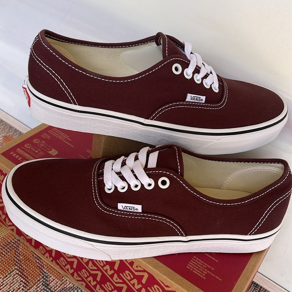 Vans WMNS Authentic
Color Theory Bitter Chocolate 
VN000BW57YO
Sneakers - Picture 11 of 16